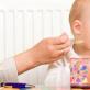 Ребенок не наедается грудным молоком: признаки, причины и решение проблемы